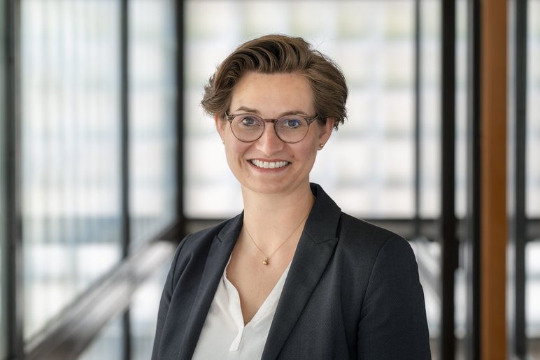 Das Foto zeigt die Pfarrerin Dr. Kingreen